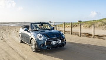 21. The New MINI Convertible Sidewalk Edition – yskhongdriving