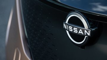 Nissan logo badge – yskhongdriving