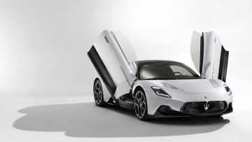 Maserati MC20 butterfly doors – yskhongdriving