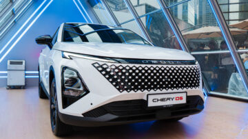 Chery O5 – Pixel Diamond Grille Front with X-shaped Front Bumper